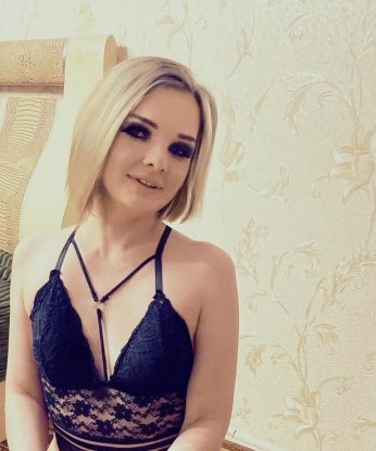 Мое искусство целовать, ласкать и удовлетворять сделает наше свидание незабываемым.
Я умею читать желания мужчин, дарить им наслаждение и исполнять их самые горячие фантазии.
Встречи со мной будут полные страсти и нежности, я создам атмосферу, в которой ты сможешь расслабиться и насладиться моментом.
Живу в Москве, городе, который переполнен возможностями наслаждения и развлечений. Встречи со мной проходят в комфортабельных апартаментах, где будет всё для нашего удовольствия.
Фотографии, которые ты видишь здесь - мои, без ретуши и обработки. Я гарантирую, что ты будешь доволен нашей встречей и захочешь вернуться ко мне снова и снова. 💋💕🔥 7154, 28 лет